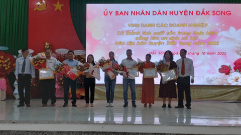 Huyện Đak Song tổ chức gặp mặt các doanh nghiệp, doanh nhân tiêu biểu nhân kỷ niệm ngày doanh nhân Việt Nam ngày 13/10/2022