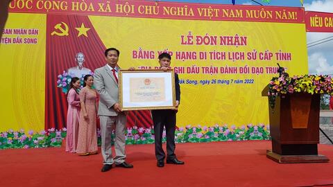 Huyện Đăk Song đón nhận Bằng di tích lịch sử cấp tỉnh điểm ghi dấu trận đánh đồi Đạo Trung.